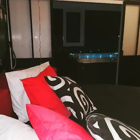 ゲストハウス Domaine L'instant Du Colibri Le Mesnil-Theribus